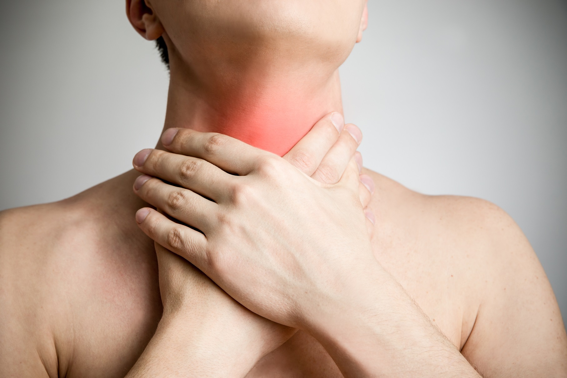 Боль в шее и ухе: причины, симптомы и лечение